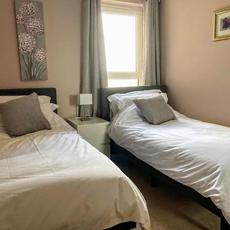 Beautiful 2 Bedroom Flat Overlooking Golf Course Carnoustie Exteriör bild