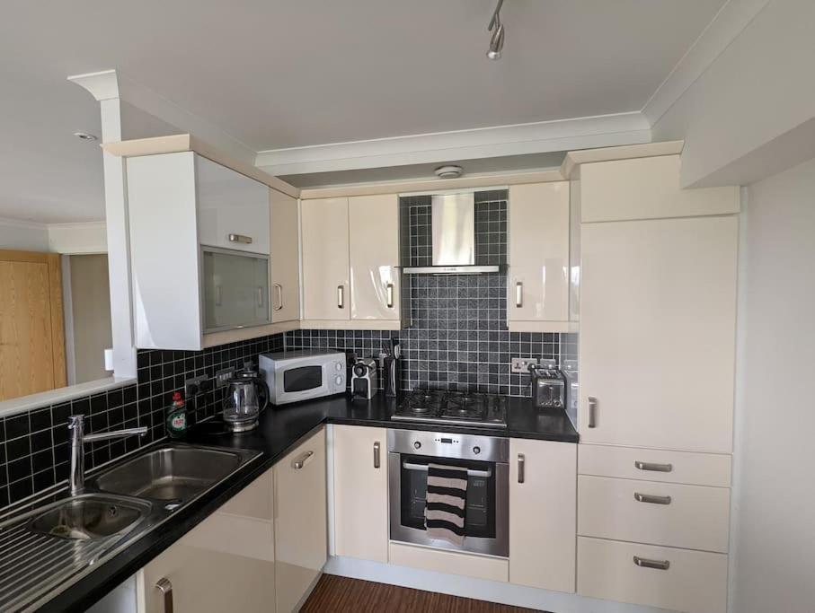 Beautiful 2 Bedroom Flat Overlooking Golf Course Carnoustie Exteriör bild