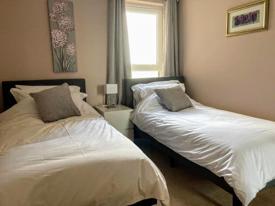 Beautiful 2 Bedroom Flat Overlooking Golf Course Carnoustie Exteriör bild