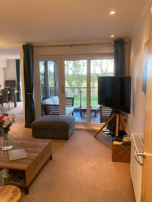 Beautiful 2 Bedroom Flat Overlooking Golf Course Carnoustie Exteriör bild