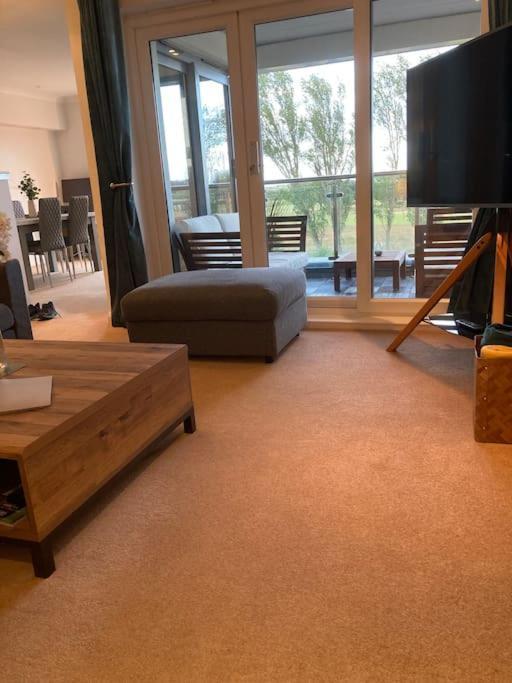 Beautiful 2 Bedroom Flat Overlooking Golf Course Carnoustie Exteriör bild